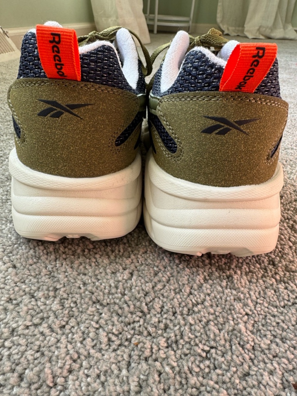 Reebok Charge Men’s Sneakers - Picture 2 of 5